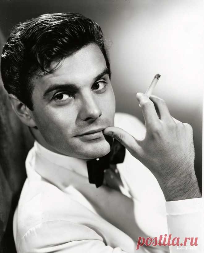 Луи Журдан (Louis Jourdan)
- 19 июня, 1921 • 14 февраля 2015