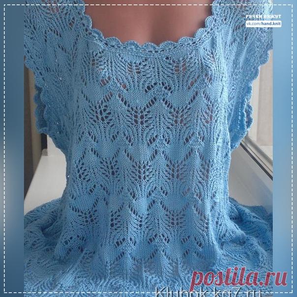 Узор спицами в коллекцию 

 В схеме указаны лицевые ряды.
В изнаночных рядах вязать по рисунку ( кроме петель, выделенных голубым цветом), накиды вязать изнаночными.
Раппорт узора 17 петель.

В высоту повторяем 1 раз с 1-го по 52 ряд ряд, затем с 29 по 52 ряд.
КЛЕТОЧКА ГОЛУБОГО ЦВЕТА- ПЕТЛЯ ПЛАТОЧНОЙ ВЯЗКИ ( в нашем узоре в лицевых и изнаночных рядах вязать ИЗНАНОЧНОЙ) ПУСТАЯ КЛЕТОЧКА- лицевая (в лицевых рядах -лицевая, в изнаночных изнаночная)