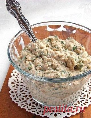 Паштет селедочный 
При всем моем равнодушии к селедке... это очень вкусно!!! А делается за пять минут (не считая времени на филерование сельди, конечно, хотя это тоже быстро). С черным хлебом это очень вкусно, но с зап…