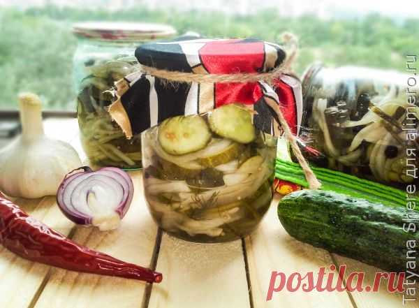 👌 Обалденный салат из огурцов на зиму с луком, рецепты с фото Отличнейший салат на зиму, который очень легко приготовить – это салат из огурцов с луком. Такая закуска будет весьма актуальна снежной зимой – она вкусная и подходит для любого га...