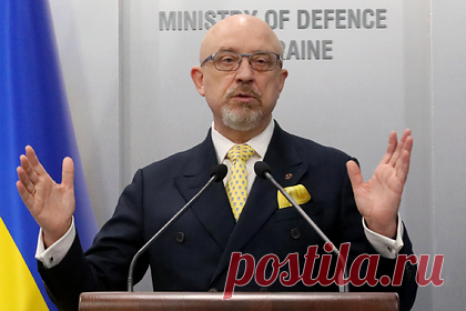 На Украине попросили не нагонять панику из-за возможной эскалации в Донбассе. Министр обороны Украины Алексей Резников обратился к тем, кто «считает себя военными экспертами и пользуются определенным уважением», и попросил их не нагонять панику из-за возможной эскалации в Донбассе. При этом он подчеркнул, что украинская армия не планирует «никаких наступательных действий».