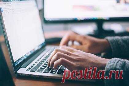 Платформа с «диванными инвесторами» решила выйти на биржу. Платформа Reddit, «диванные инвесторы» с которой в этом году разгоняли на биржах котировки так называемых «мемных» акций, решила выйти на биржу и подала заявку на IPO. Reddit еще не определила ценовой диапазон размещения и количество акций на продажу. Сроки проведения IPO тоже пока не называются.