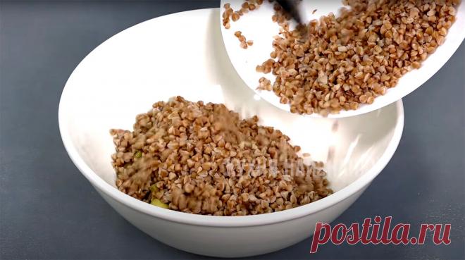 Казалось бы, банальная гречка, но, политая и пропитанная ароматной заправкой, получает совершенно необычный вкус (и просто) | Кухня наизнанку | Яндекс Дзен
