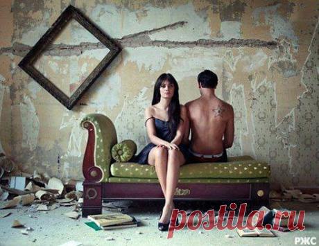 Расстояние ничего не портит. Разница в возрасте ничего не портит. Мнение людей ничего не портит. Даже ядерное оружие ничего не портит.
Всё портят люди. Сами...