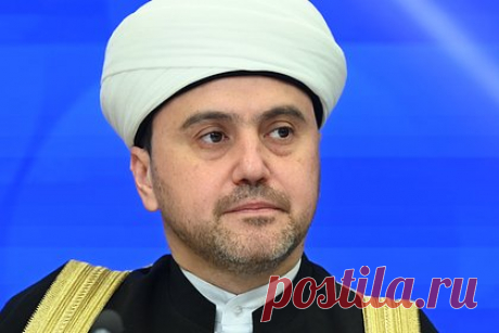 Российский муфтий призвал уравнять в правах имамов в зоне СВО с военнослужащими. Имамы в зоне СВО должны быть наделены равными с военнослужащими правами, считает заместитель председателя Совета муфтиев России Рушан Аббясов. По его словам исламские священнослужители участвуют в СВО с самого ее начала и не только проводят беседы с верующими мусульманами, но и передают гуманитарные грузы.