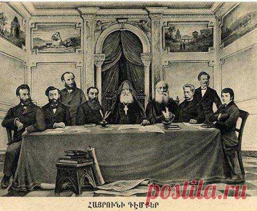 Армянские исторические деятели:
Слева направо: Раффи, Микаел Налбандян, Мкртич Пешикташян, Григор Арцруни, Хримян Айрик, Хевонд Алишян, Рафаел Патканян, Степанос Назарян, Хачатур Абовян.