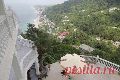 В самой южной точке Грузии - Квариати мы сдаем комнаты или дом целиком. Работаем круглогодично и круглосуточно

- с чудесным видом на море.
- с горячей водой и сан узлом (отдельно в номере)