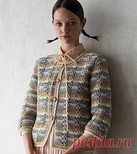Необычная многоцветная кофта