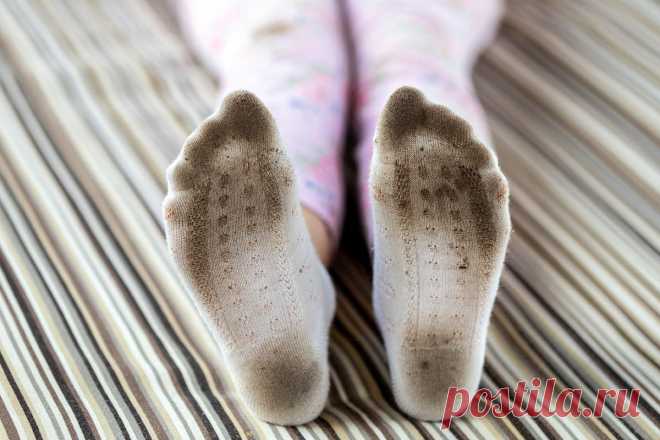 Как быстро отбелить белые вещи: простые лайфхаки для хозяек