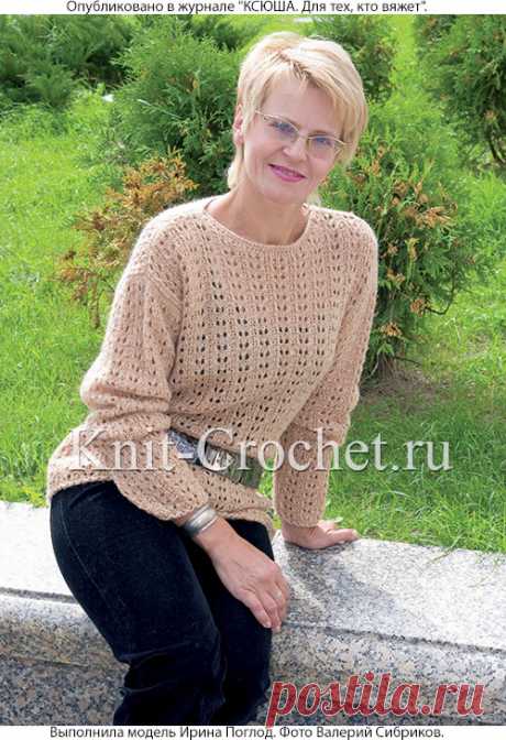 Пуловер с ажурными дорожками спицами