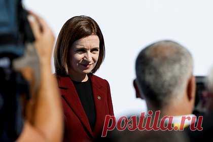 Санду предложила лишить денег ЕС неправильно проголосовавших молдован. Президент Молдавии Майя Санду предложила не выделять деньги муниципалитетам, не проголосовавшим за проевропейские партии на прошедших в стране 5 ноября выборах в местные органы власти.