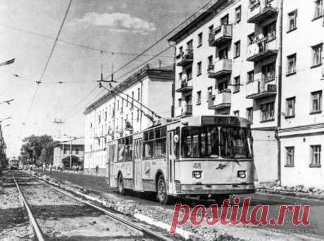 Архангельск. Набережная им.Ленина (ближе к ул.Урицкого). 1986 год.

Дмитрий Горягин