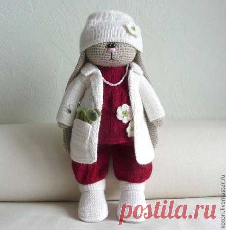 Кролик доктор крючком со схемами и описанием Схемы вязания, модели и узоры спицами. Вязание спицами со схемами и описанием. Вязание спицами для начинающих и профессионалов. Каждый день новая схема и мастер классы.