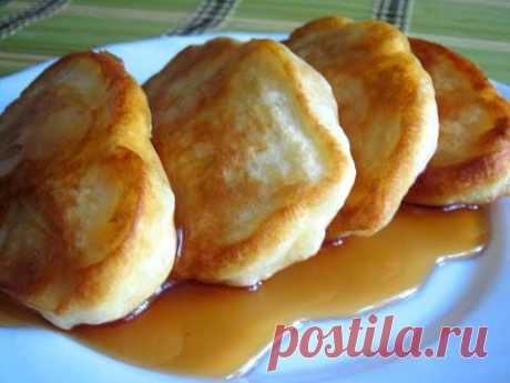 Пышные оладьи (оладушки) на кефире с яблоками