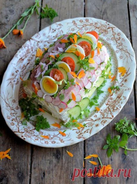 Примеры декора овощных тортов.