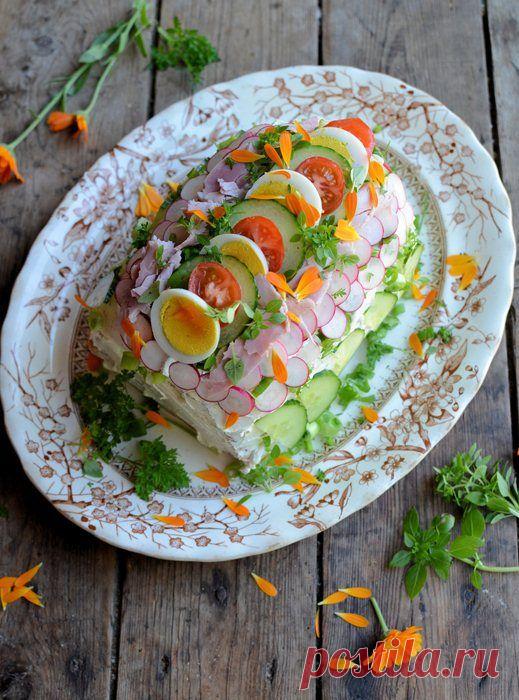 Примеры декора овощных тортов.