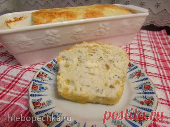 Нежный хлебец-суфле из щуки Перед приготовлением нарезать масло на кусочки 0, 5 см, уложить на блюдечко, застеленное пищ. пакетом, и поставить в морозилку. Желтки отделить от белков. Белки убрать в холодильник. Лук( 1 шт. ) обжарить на раст. масле до красивого золотистого цвета. Щуку разделать на филе, освободив от крупных тве