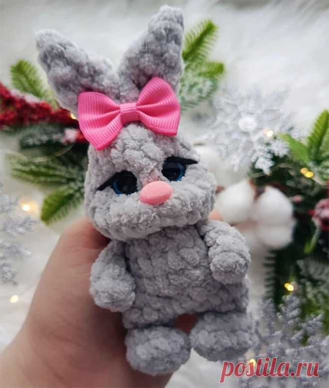 Зайчишка крючком. Амигуруми схемы и описания. Автор: Кристина Черкунова | IRINELY.ART