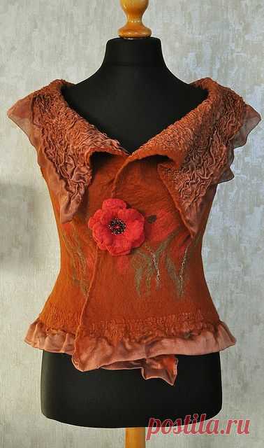 Giuseppina Italia приколол(а) это к доске Felted jackets, coats & wra…