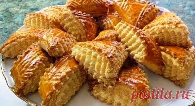 Беру кефир и готовлю сладкую сдобу к чаю