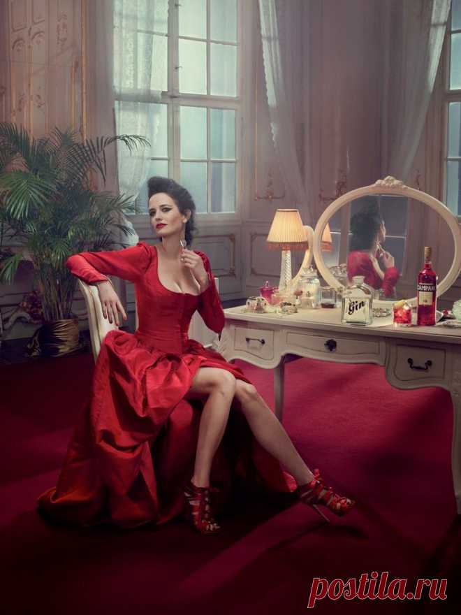 Ева Грин (Eva Green) в фотосессии “Коктейльная мифология” для календаря Campari 2015