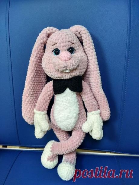 Зайчик Фредди крючком.