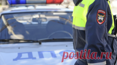 Четыре грузовика и семь легковушек столкнулись на трассе М-2 в Подмосковье. Массовое ДТП произошло в Московской области, где столкнулись четыре грузовика и семь легковых автомобилей. Читать далее