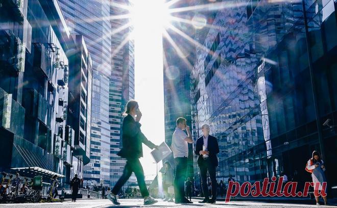 Власти запретили добровольный НДС для микробизнеса на «упрощенке». Компании и ИП на «упрощенке» с доходами ниже 60 млн руб. не смогут добровольно платить НДС с 2025 года, следует из разъяснений Минфина. Такая возможность сделала бы переход на УСН привлекательнее для бизнеса, считают эксперты