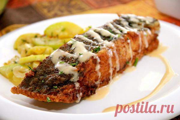 Жареная рыба камбала с лимонным соусом
Рецепт жареной рыбы камбалы с ароматным соусом из сметаны и лимонного сока.