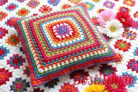 Интересные подушки из квадратных мотивов (Вязание крючком) — Журнал Вдохновение Рукодельницы