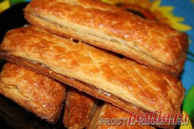 Слоеное пирожное с яблочным джемом