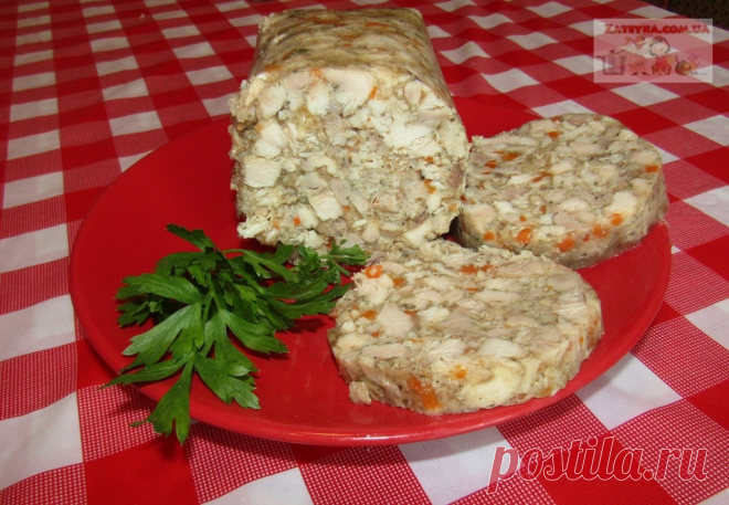 Ветчина из куриных бедер Ветчина из куриных бедер – простой и доступный рецепт. Получается не такая сухая, как из куриного филе, готовится быстро и просто.

Ингредиенты:
— Куриные бедра – 1150 грамм (так, чтобы мяса в чистом …