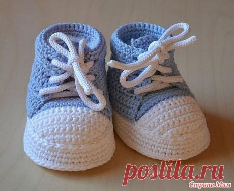 Пинетки-кроссовки крючком