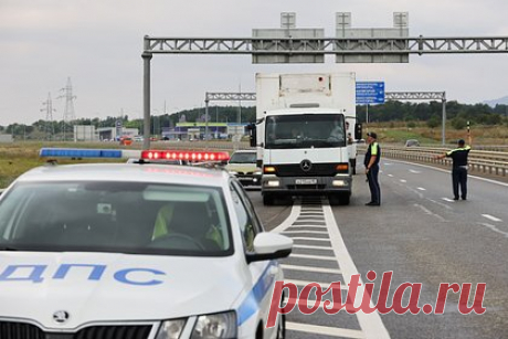 Аксенов уточнил схему объезда «Тавриды» в районе пожара на полигоне в Крыму. Глава Крыма Сергей Аксенов уточнил путь объезда участка трассы «Таврида», который был перекрыт из-за пожара на военном полигоне в Кировском районе.
