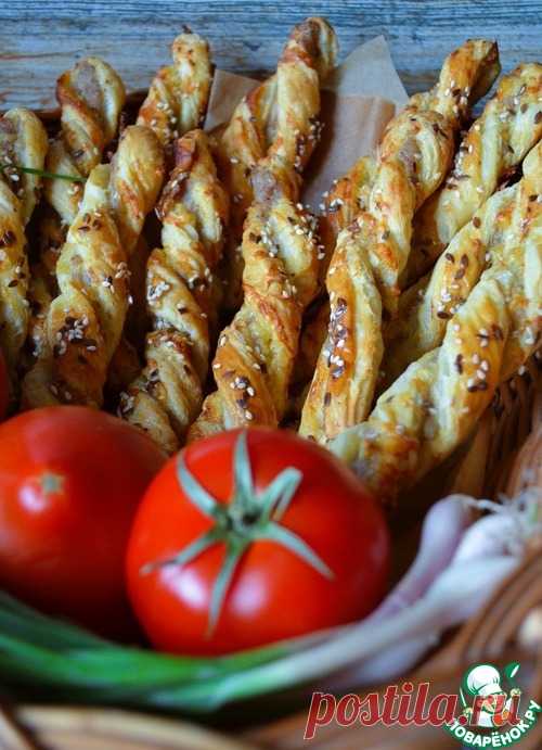 Слоеные палочки с фаршем и сыром – кулинарный рецепт
