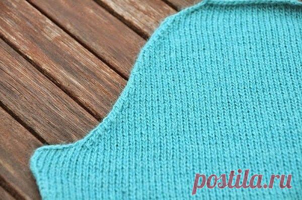 Расчет оката и проймы рукава

Вязание на спицах - Секреты мастерства спицами - Расчет оката и проймы рукава вязаного изделия. Чуть-чуть про кромочные петли и матрасный шов 

По просьбам осиночек рассказать какие нибудь свои методы, показываю, как я делаю убавления петель при формировании оката рукава и пройм. Учавствуют 4 первые и 4 последние петли на спице. Убавления делаются 