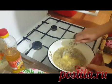 варим мазь из воска, желтка и масла...