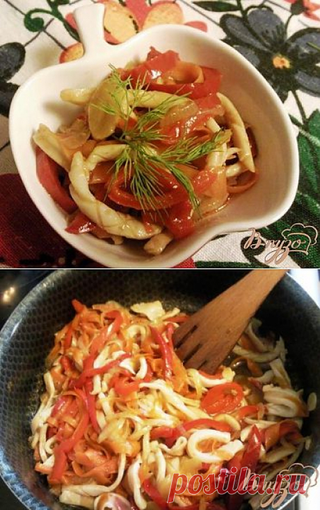 Корейская закуска с кальмарами и овощами..