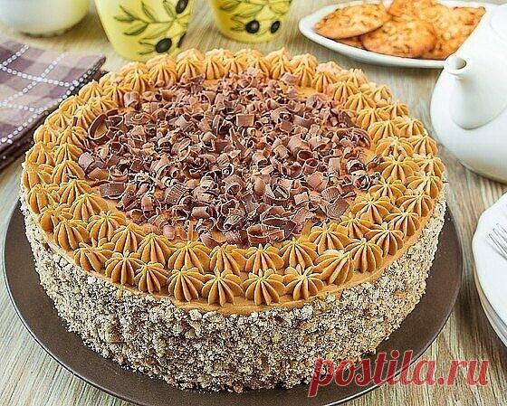 ВКУСНЫЙ ДОМАШНИЙ ТОРТ
ИНГРЕДИЕНТЫ:
Для коржей: 
6 яиц 
270 г сахара 
225 г муки 
50 г грецких орехов 
70 г кураги 
30 г мака 

Для крема: 
400 г вареной сгущенки 
200 г сливочного масла комнатной температуры 
300 г сметаны 27-30%, максимально густой 
200 мл простого сахарного сиропа для пропитки (вода и сахар пополам по весу)

Приготовление:

Готовим коржи. Сразу скажу, что бисквитное тесто долго стоять без дела не может - оседает. Поэтому рассчитывайте, как и в чем вы буд...