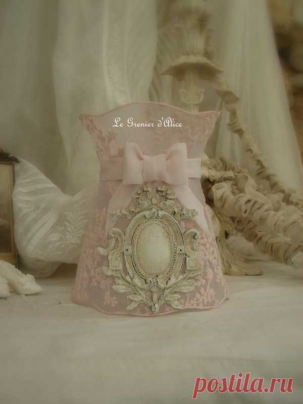 Abat jour shabby chic et romantique voile et ornement - Boutique www.grenierdalice.com