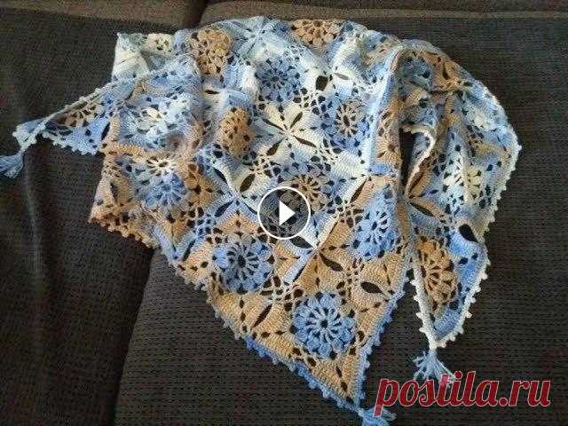 Мастер-класс по вязанию шали крючком из элементов-квадратов. Часть 2 В этом видео Вы увидите, как вязать треугольный элемент для шали. Предыдущее видео по ссылке:следующее видео :Qm7KUTIsOGo...
