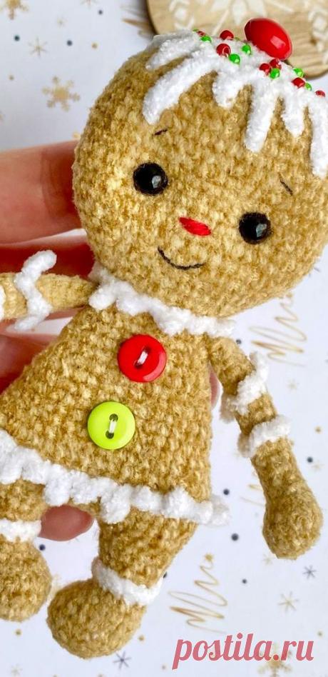 PDF Имбирные прянички крючком. FREE crochet pattern; Аmigurumi doll patterns. Амигуруми схемы и описания на русском. Вязаные игрушки и поделки своими руками #amimore - маленький пряничный человечек к Новому году, кукла, пупс, куколка, Рождество, печенье, печенька.