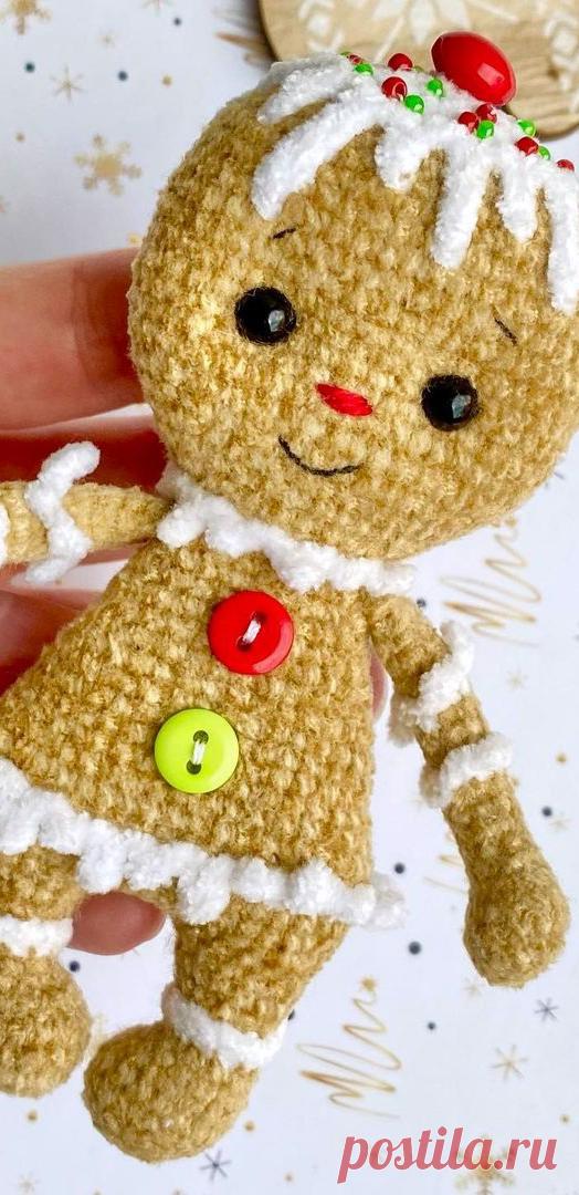 PDF Имбирные прянички крючком. FREE crochet pattern; Аmigurumi doll patterns. Амигуруми схемы и описания на русском. Вязаные игрушки и поделки своими руками #amimore - маленький пряничный человечек к Новому году, кукла, пупс, куколка, Рождество, печенье, печенька.