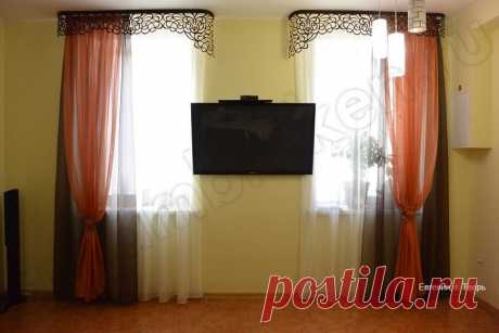 Ламбрекен на 2 маленьких окна в зале, фото интерьера