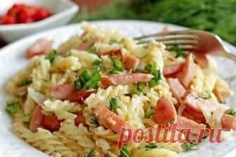 Вкуснейшее блюдо на каждый день: макароны с яйцом и колбасой