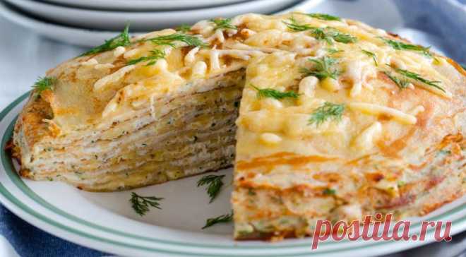 Блинный пирог с курицей и грибами.