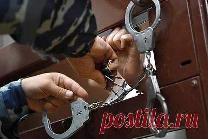 Матери 15 детей продлили арест по делу о торговле людьми в Москве. Преображенский суд Москвы продлил арест матери 15 детей Юлии Логиновой по делу о торговле людьми. Женщина будет находиться под стражей два месяца, до 16 февраля 2024 года. Ее обвиняют в торговле двумя и более несовершеннолетних лиц. На тот же срок содержание под стражей продлили двум другим фигуранткам дела.