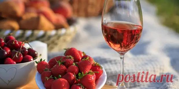 Как сделать клубничное вино: мастер-класс с фото - Квартира, дом, дача - 10 июля - 43757322436 - Медиаплатформа МирТесен