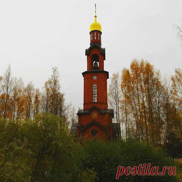 Фото с воскресной экскурсии: Токсово, храм-колокольня св. князя Игоря Черниговского. Кто сказал, что вся современная архитектура - безликая? #экскурсии1703 #токсово