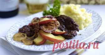 Печень с яблоками и луком по-берлински Печень с яблоками и луком по-берлински представляет собой очень популярное блюдо, которое подается во многих известных ресторанах мира. На первый взгляд